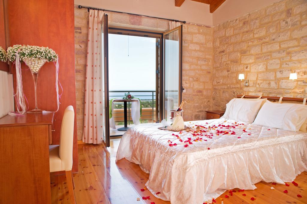 Enastron Villas Kyparissia Bilik gambar