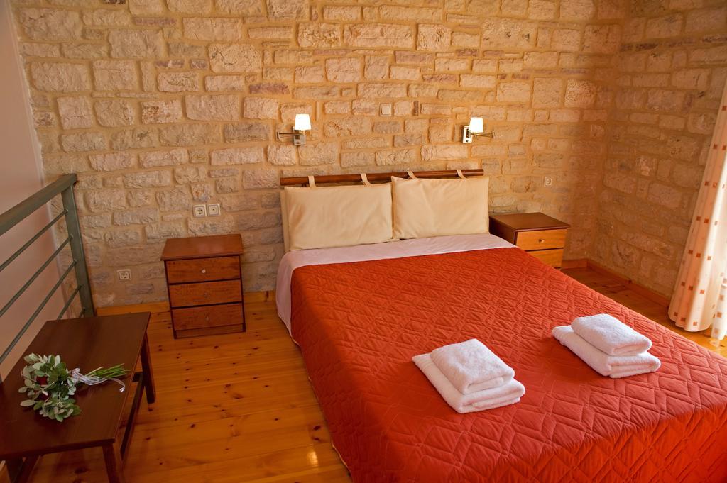 Enastron Villas Kyparissia Bilik gambar