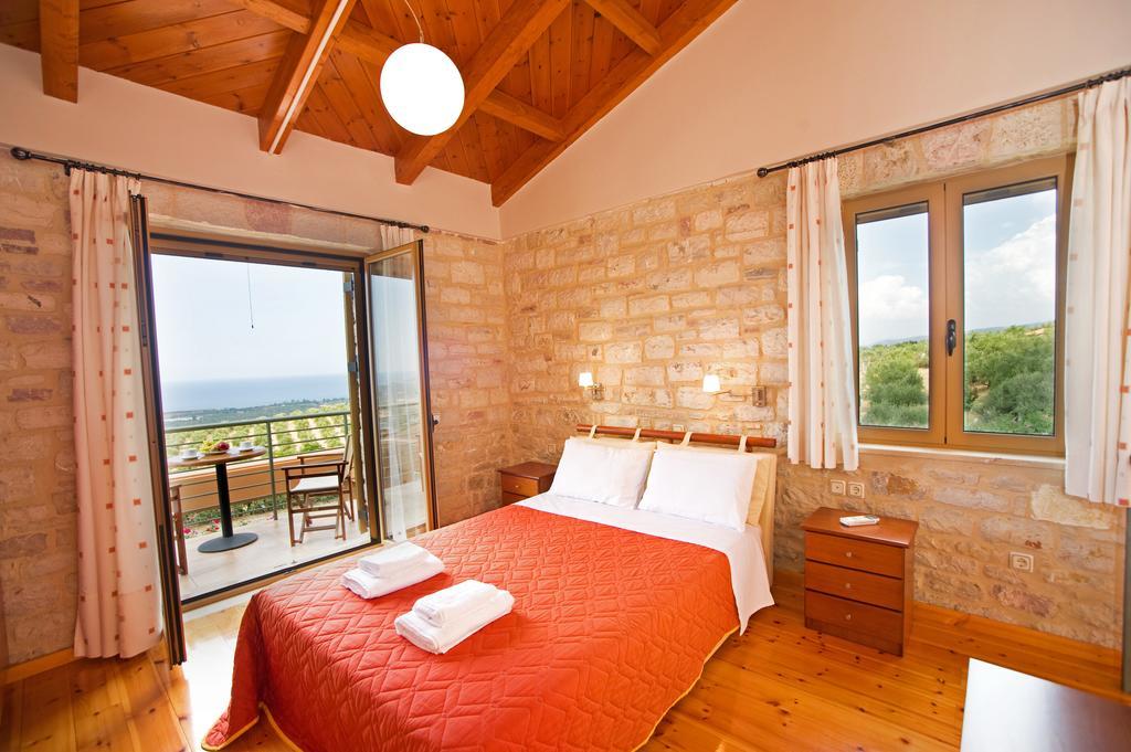 Enastron Villas Kyparissia Bilik gambar