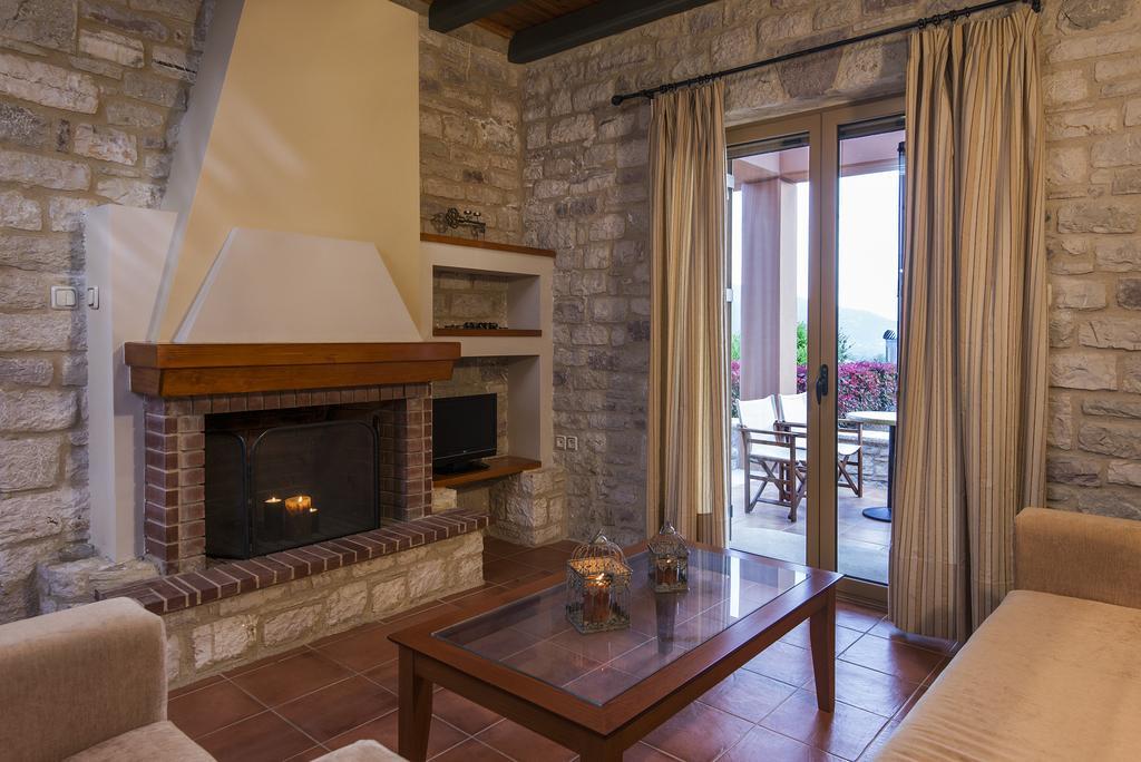 Enastron Villas Kyparissia Luaran gambar
