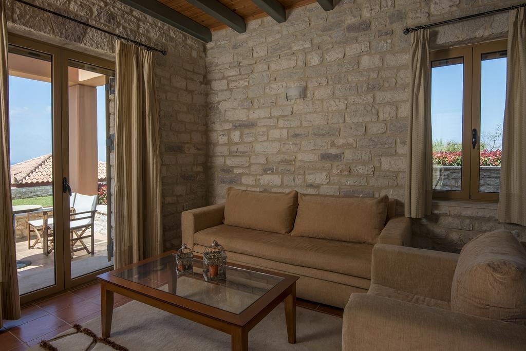 Enastron Villas Kyparissia Luaran gambar