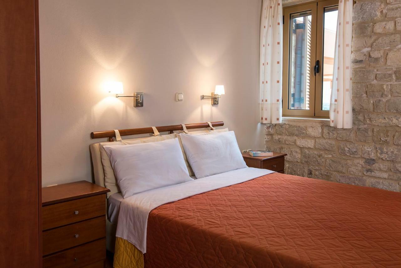 Enastron Villas Kyparissia Luaran gambar